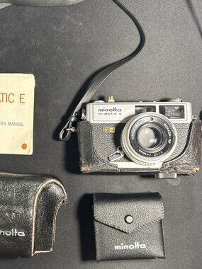 Minolta HI-Matic E 35mm Film Camera 40mm f/1.7 Lens Case, Flash, Manual UNTESTED